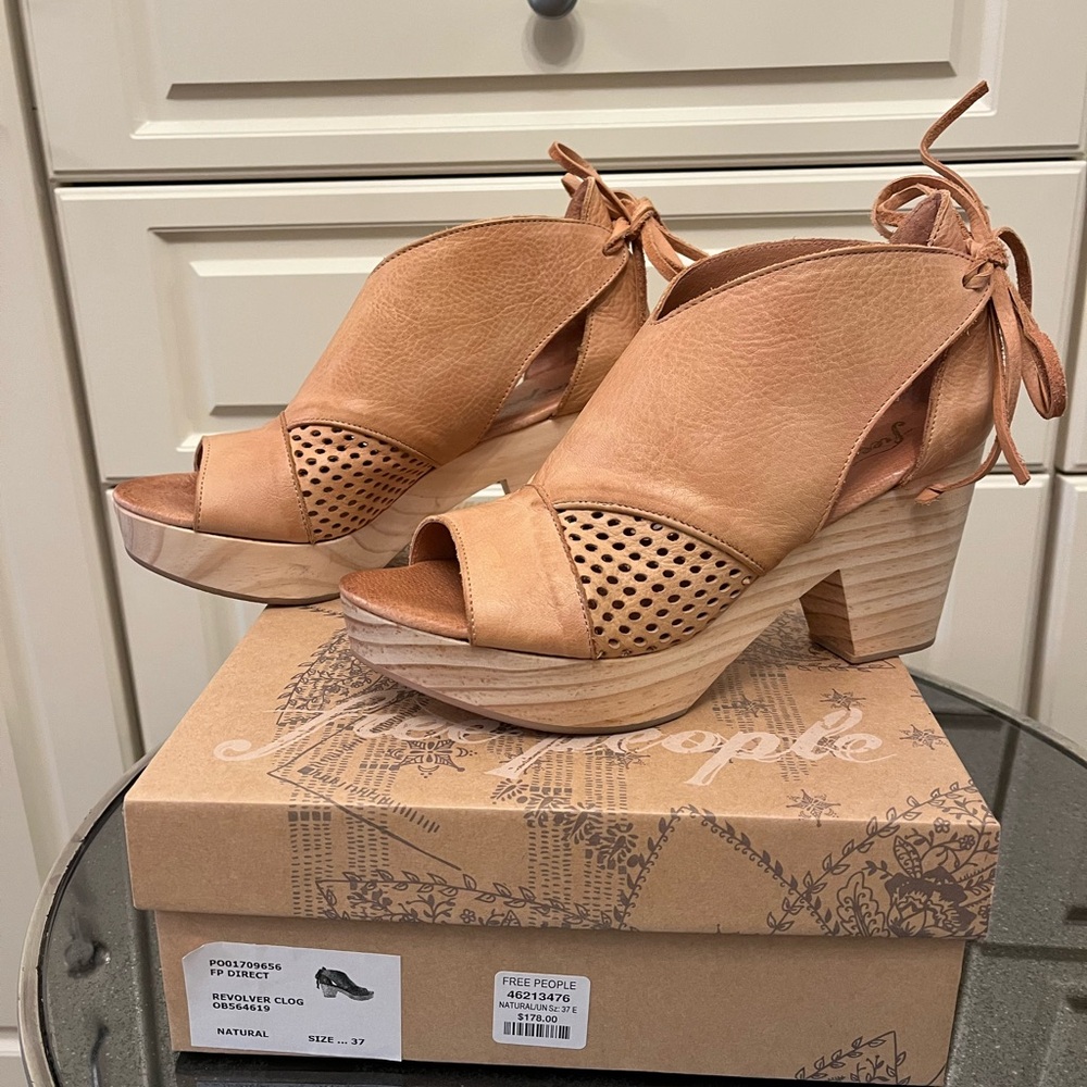 Free People Women's Tan Leather Heeled Sandals